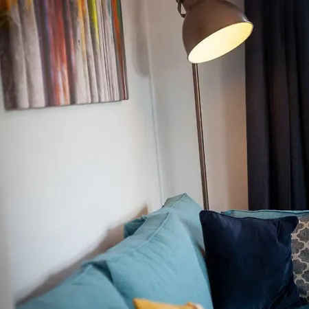 7 Gibson House - Chic Centre With Parking *