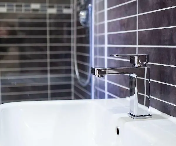 Holiday home 7 Gibson House - Chic Centre With Parking *