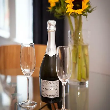 7 Gibson House - Chic Centre With Parking * York